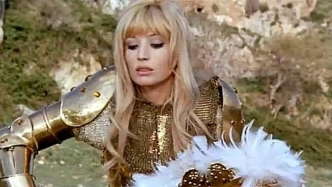 Monica Vitti, nel film "La cintura di castità" (1967)