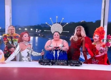 Olimpiadi Parigi 2024, destre all’attacco contro le Drag queen alla Cerimonia d’Apertura