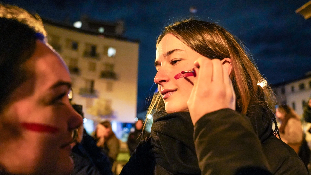 “La sofferenza è andata di pari passo con la paura, minacce e messaggi senza sosta”. L’incontro con le operatrici di Pronto Donna ha segnato la svolta: “Ho deciso di dire basta e ce l’ho fatta”