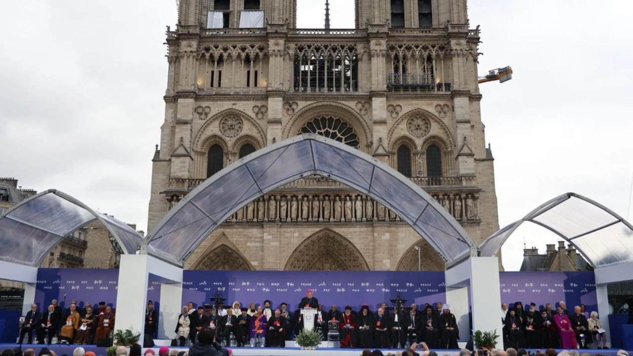 Un cantiere per la pace. Notre Dame, Parigi