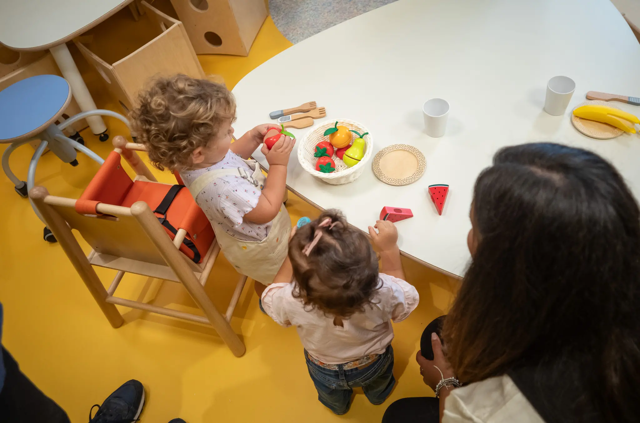 Due bimbi e due madri in “sospeso”: una sola riconosciuta, l’adozione è ancora un miraggio