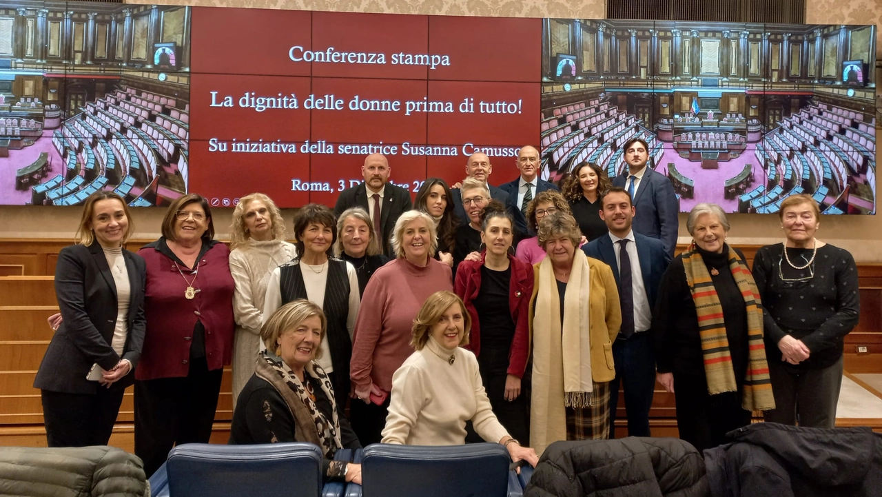 La delegazione chiantigiana in Senato chiede un rafforzamento della normativa nazionale. L’obiettivo è opporsi a immagini violente e mercificatorie: “Contrastiamo gli stereotipi di genere”