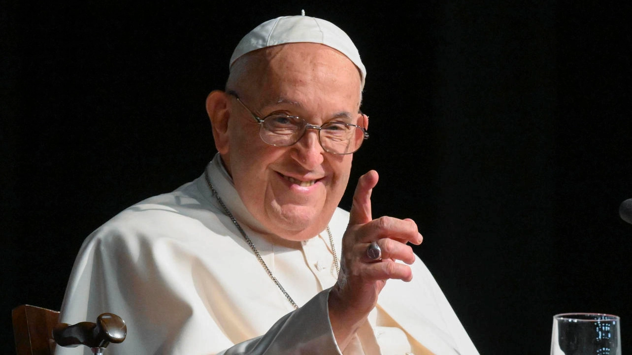 Papa Francesco prenderà parte al G7 dove avrà anche dieci bilaterali (Ansa)