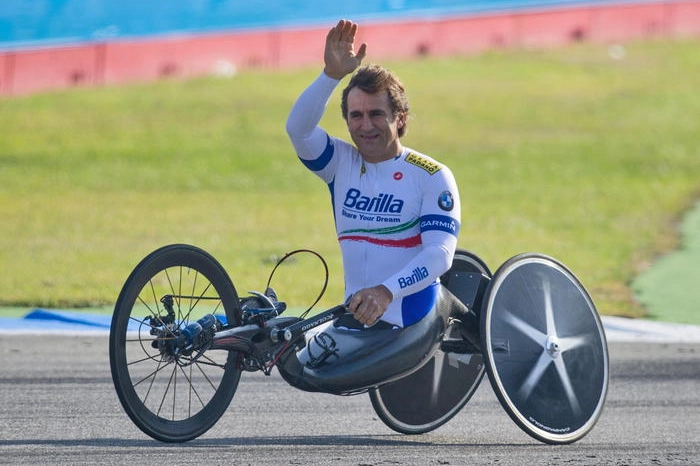 (FILE) GERMANY ITALY PEOPLE ZANARDI ACCIDENT