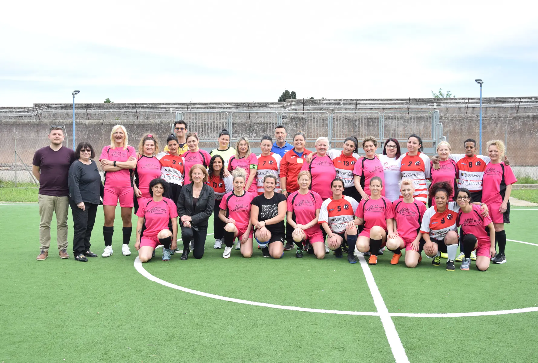 Le Miss mamme italiane a Rebibbia per una speciale partita di calcio con le  detenute