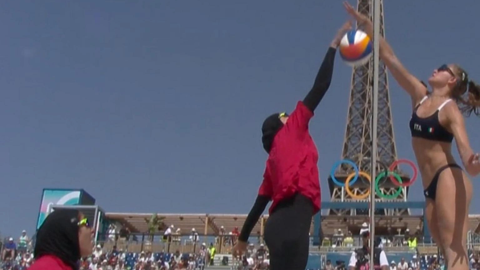 Parigi: caldo al beach volley, azzurre battono egiziane velate