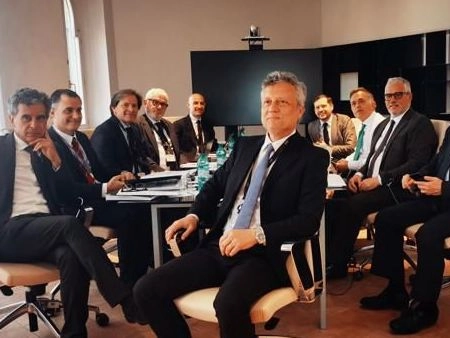 Fa discutere l’immagine divulgata dall’Aifa: nessuna donna fra i 10 membri del nuovo board