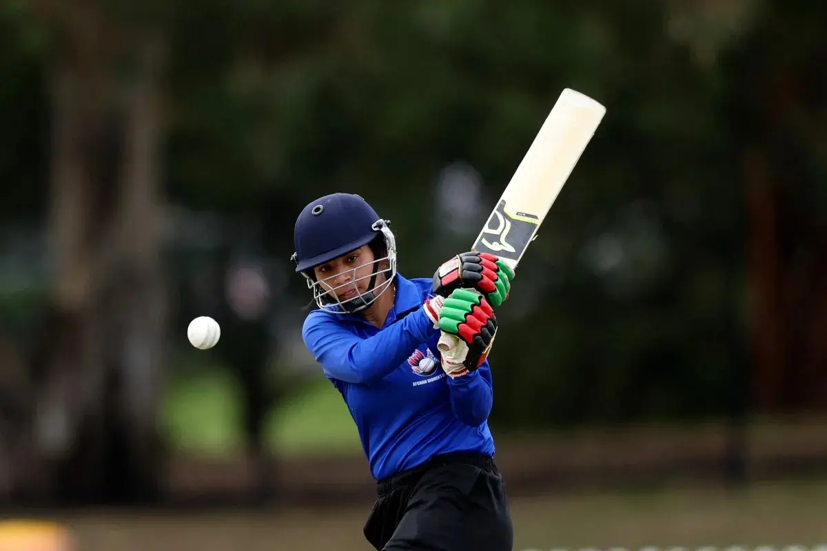 Afghane giocano la prima partita di cricket dopo la fuga dai talebani: “Speranza di cambiamento”