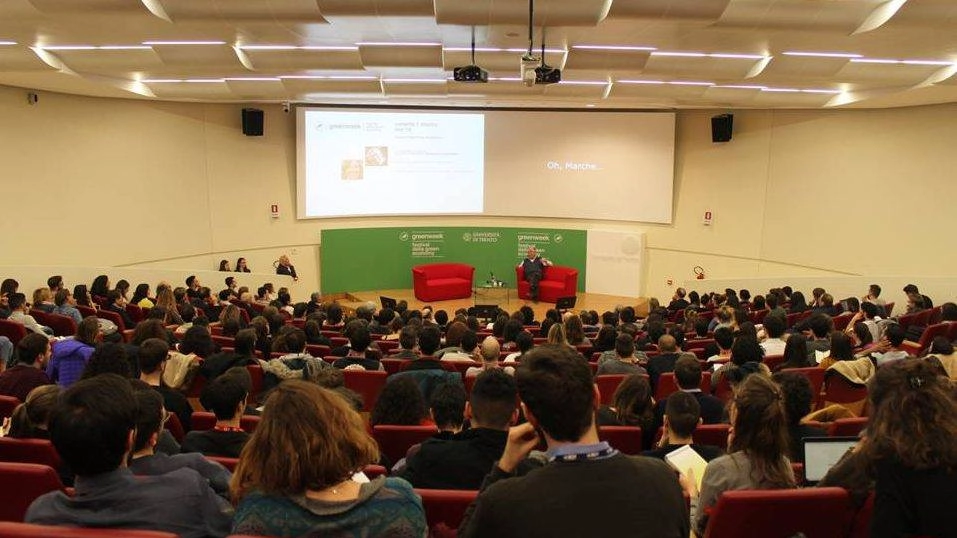 L'interno di un'aula dell'università di Trento (Fonte: Facebook Unitrento)