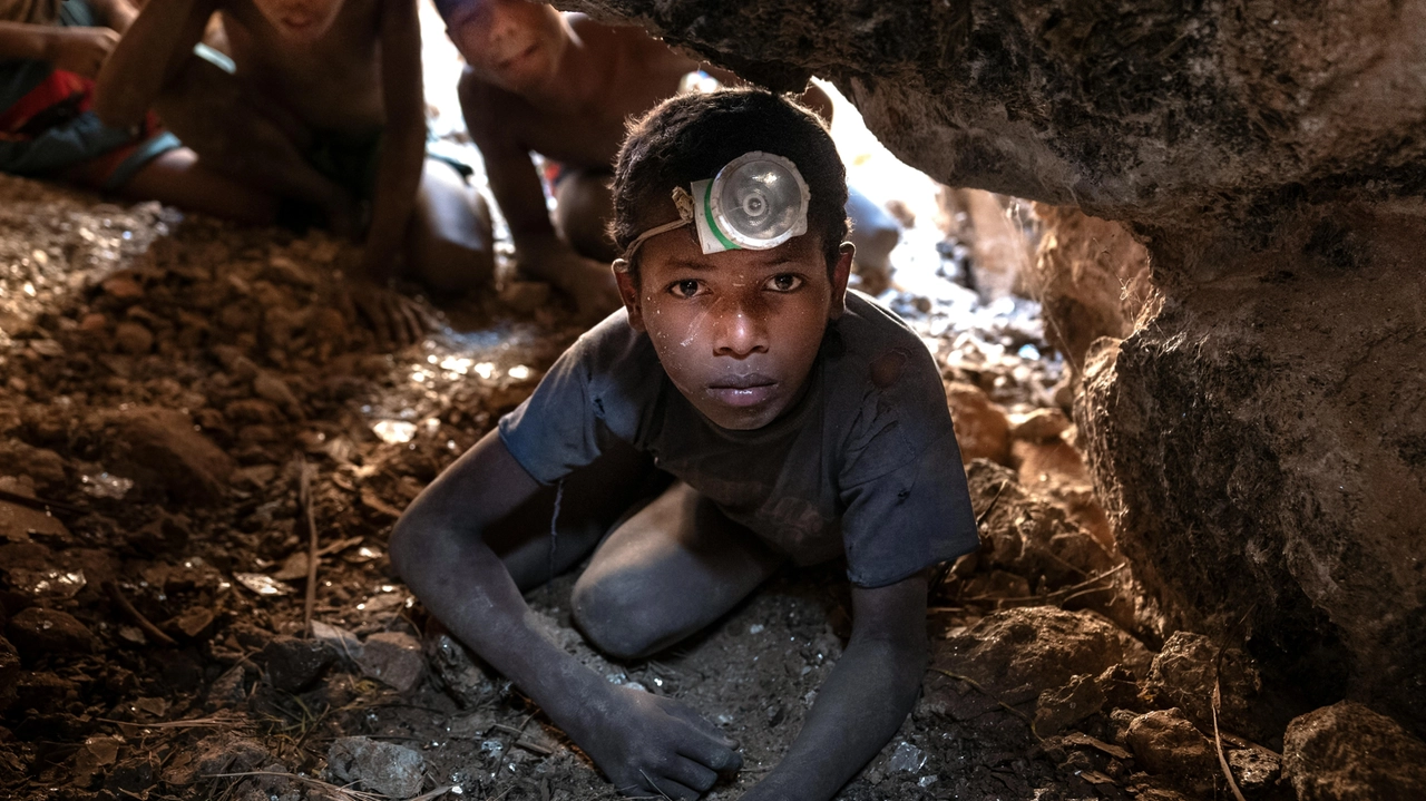 40mila bambini sfruttati nelle miniere di cobalto in Congo