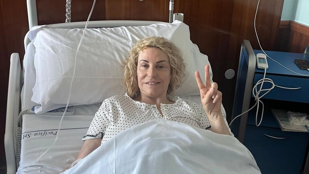 Antonella Clerici in ospedale dopo l'intervento (Instagram)