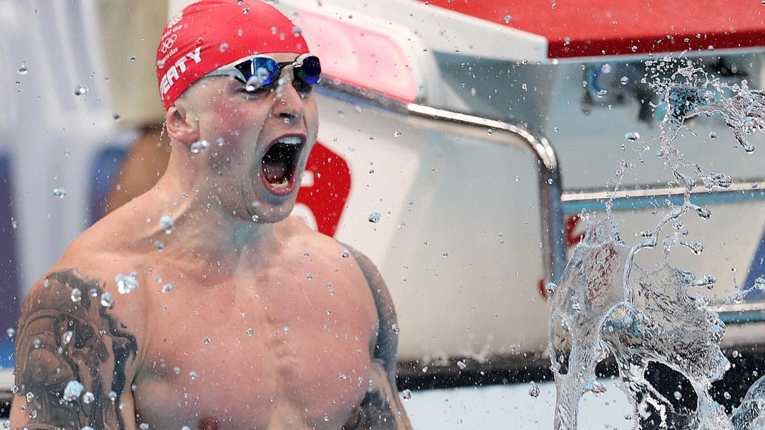 Il nuotatore britannico, oro olimpico e detentore del record del mondo nei 50 e 100 rana, si è qualificato ai prossimi Giochi olimpici dopo aver passato un lungo periodo lontano dalle competizioni