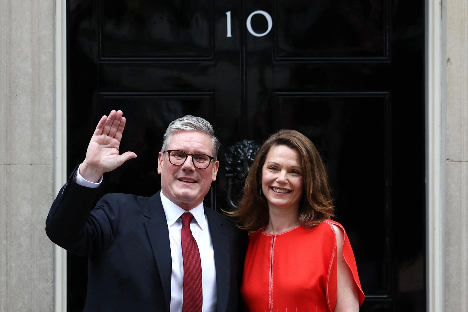 Il nuovo Primo Ministro britannico con la moglie Victoria Starmer