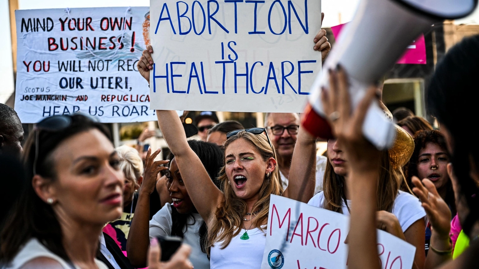 La Corte suprema dà il via libera al divieto di aborto dopo 6 settimane in Florida