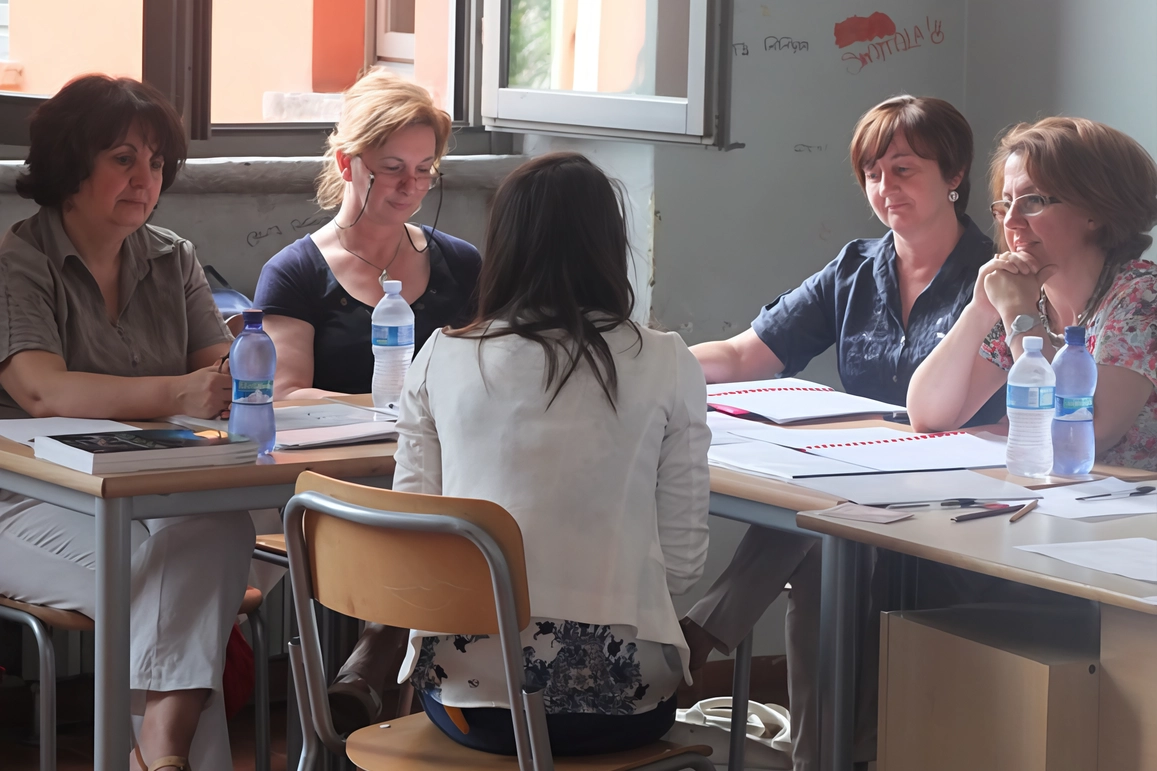 Studentessa durante il colloquio individuale all’esame di maturità (foto d’archivio)