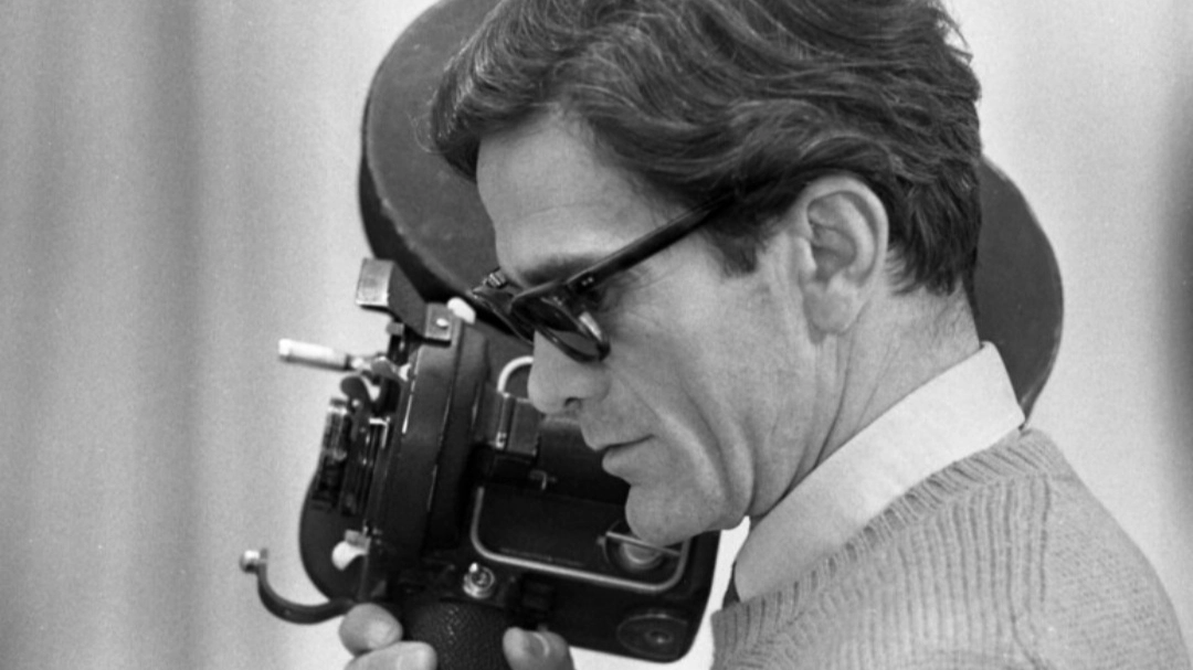 A 49 anni dal suo assassinio ha vinto o ha perso Pasolini? L'uomo ha perso probabilmente, l'intellettuale ha vinto di sicuro. Di quella vittoria che solo la storia regala e non è effimera come tanti guitti che lo schernirono e di cui nessuno ricorda più nemmeno l'alito