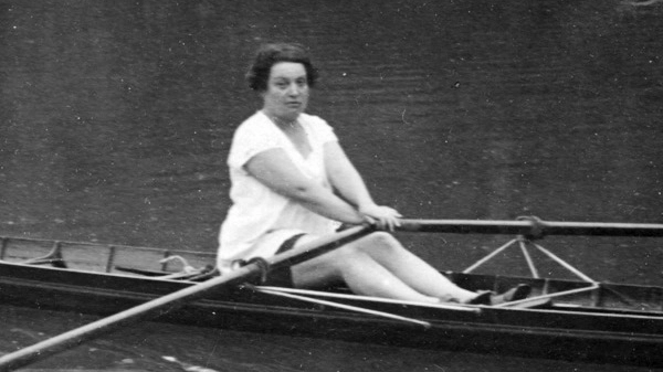 Nel 1922 aprì a Parigi i primi Giochi Olimpici femminili. Fu un’atleta e una dirigente sportiva e fondò la Federazione internazionale dello sport femminile. Ma chi era Alice Milliat?