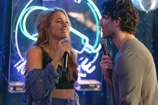 Blake Lively e Justin Baldoni sul set di "It Ends With Us" (Associated Press)