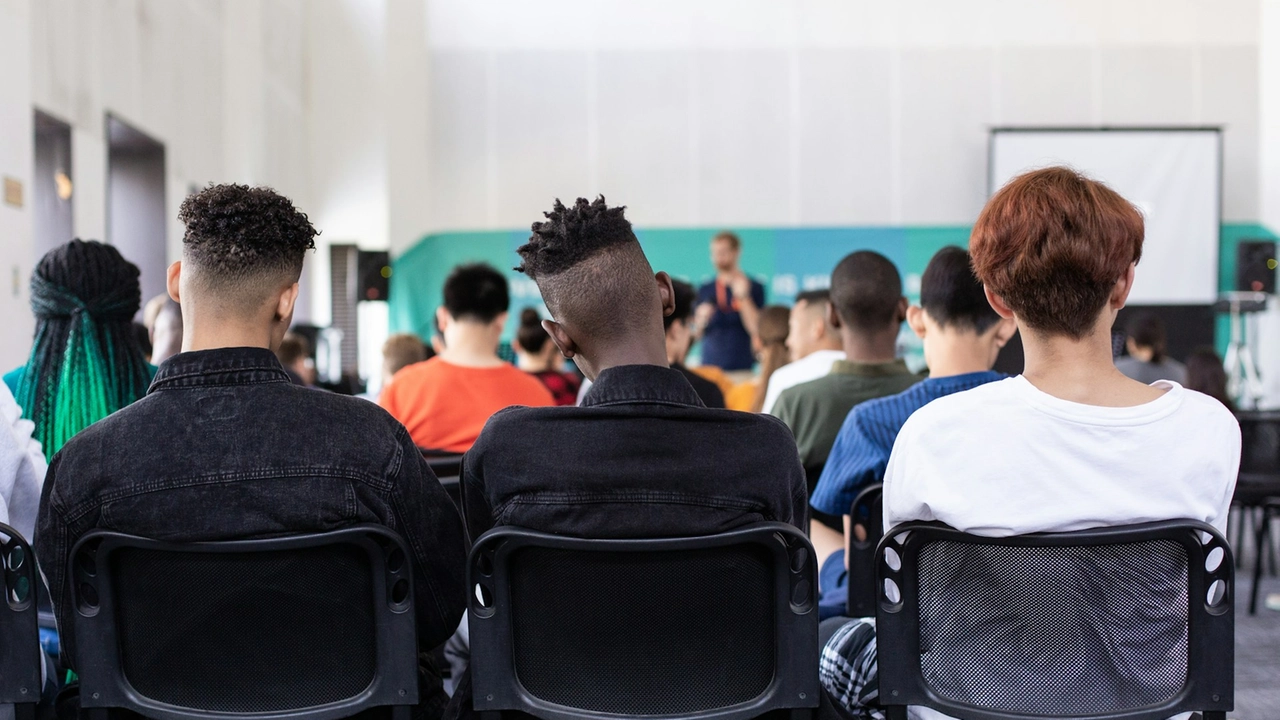 Niente educazione sessuale a scuola, gli studenti: “Scelta imbarazzante”