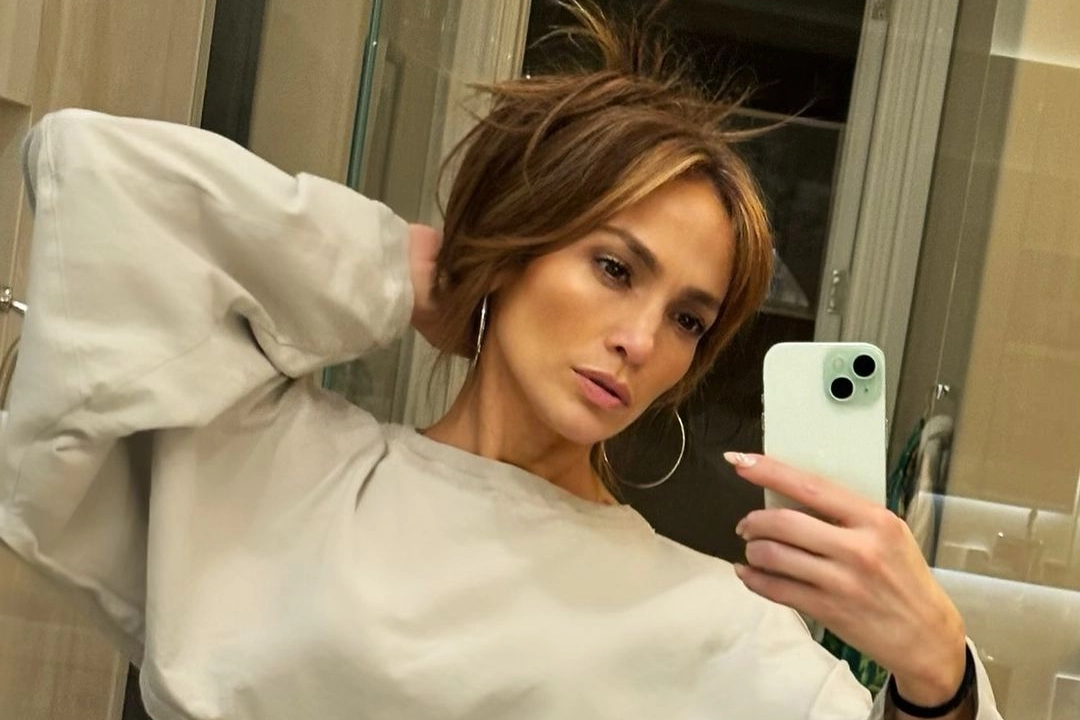 Jennifer Lopez, 54 anni, cancella il tour di concerti estivo