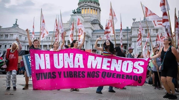 L’allarme di organizzazioni e istituzioni: “Un fatto grave, l’ennesimo tentativo del presidente Milei di svuotare le politiche per i diritti di donne e minoranze. Un brutale disinteresse”