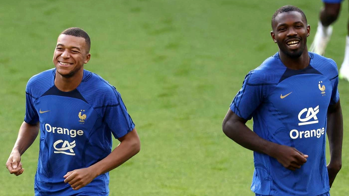 Mbappé e Thuram, i due calciatori che si erano espressi contro il partito di Le Pen