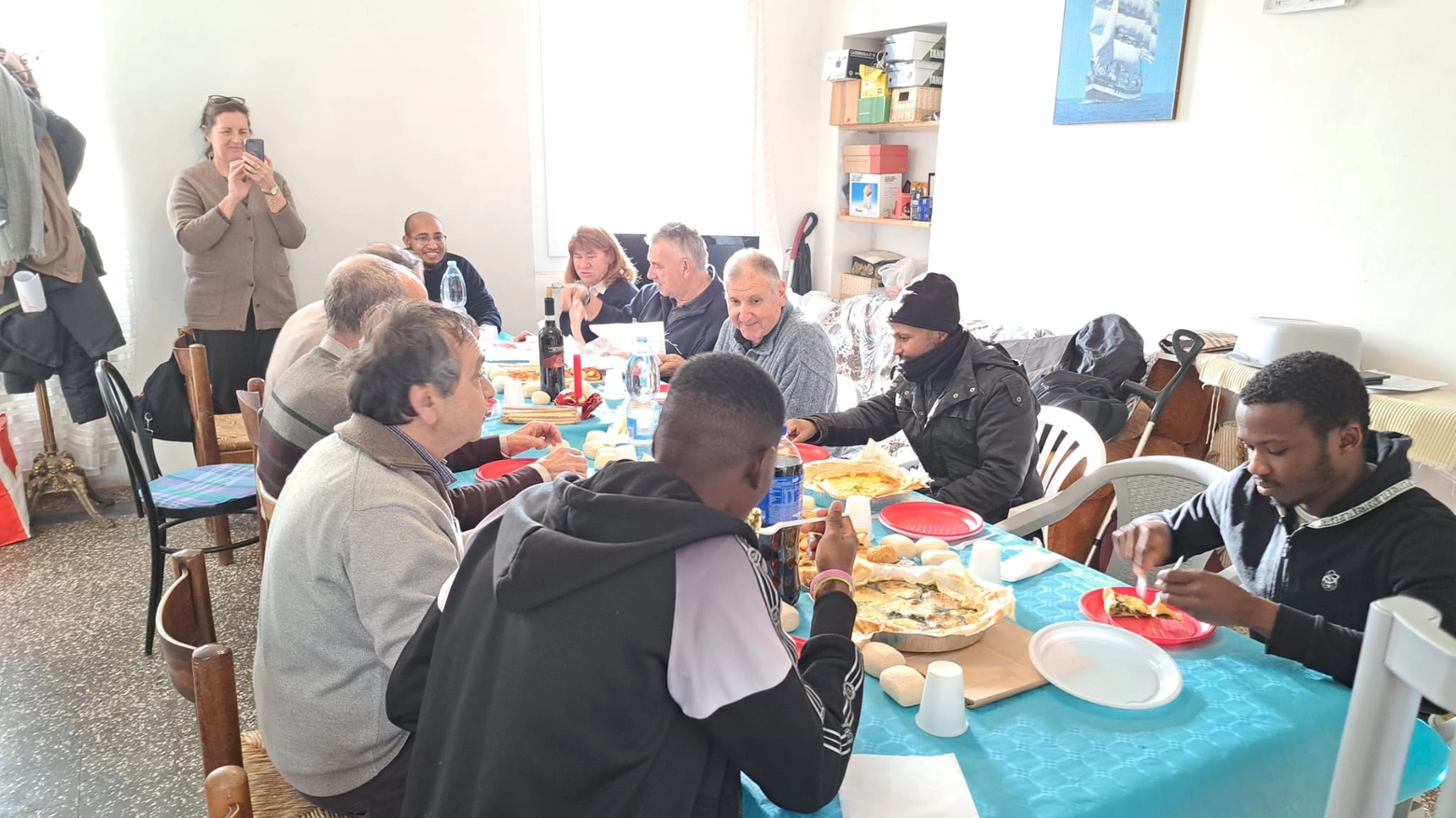 Direttore dell’Ufficio Pastorale Migrantes di Vercelli, ha creato un progetto che si rivolge a tutti coloro vivono situazioni di disagio e difficoltà: “Siamo partiti da una domanda: cosa serve a una persona oltre alla casa e all’ospitalità? Serve un lavoro!”