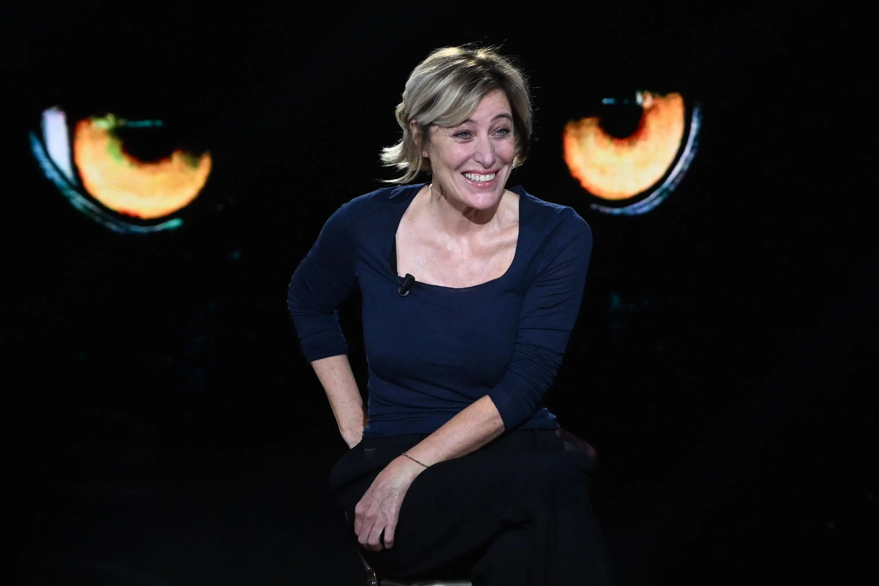 Valeria Bruni Tedeschi a Belve: “Ho provato tutte le droghe. Papà diversi con Carla, uno shock”