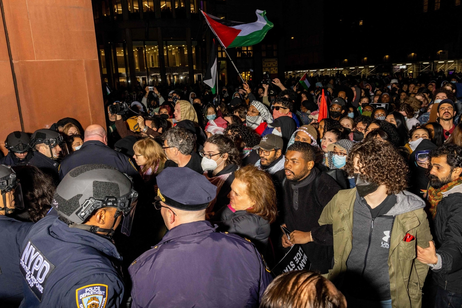 Manifestazione pro Gaza alla New York University, decine di studenti arrestati