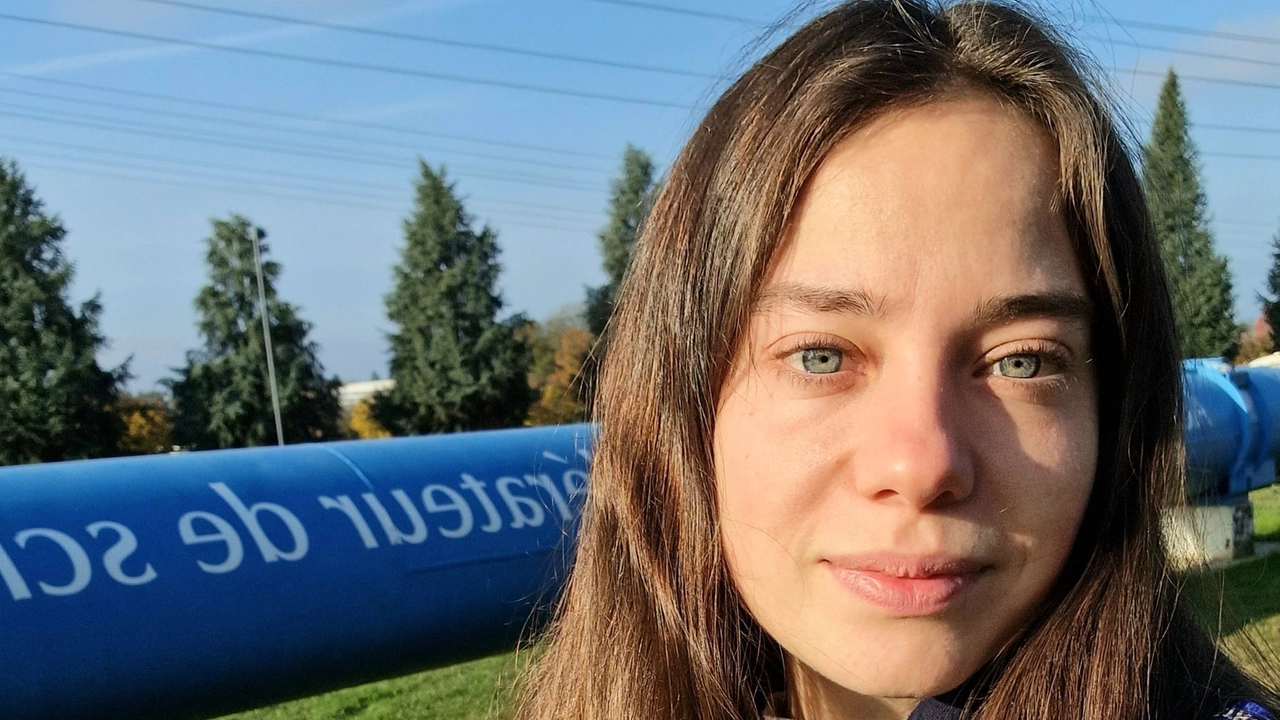 Laura durante un'esperienza propedeutica alla tesi al CERN