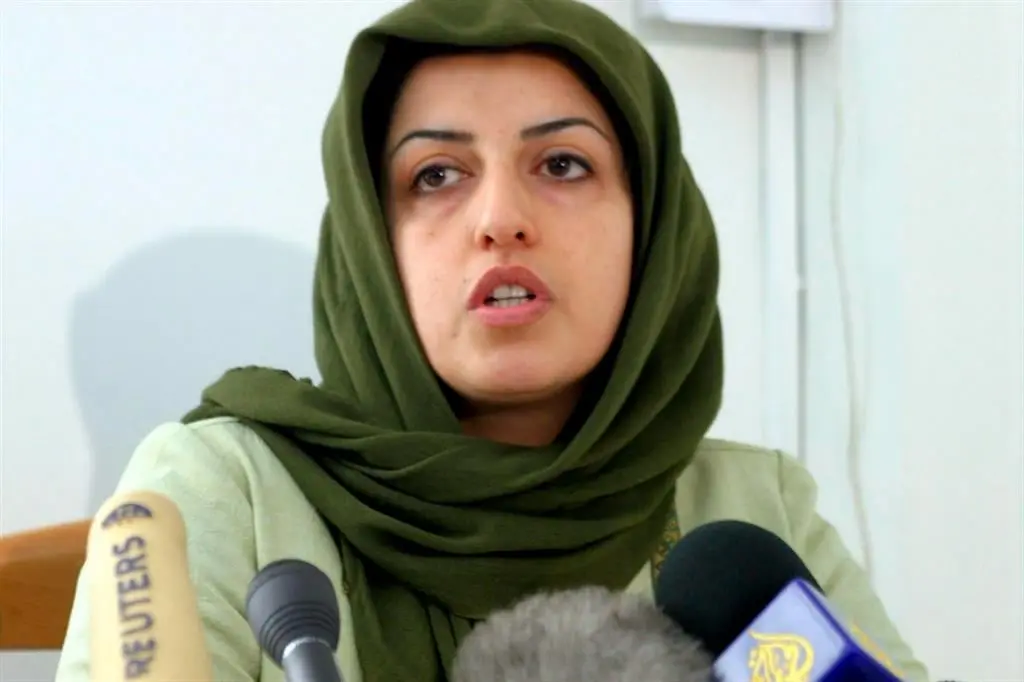 Iran, Narges Mohammadi assente a processo: ha accusato gli agenti di aggressioni sessuali sulle detenute