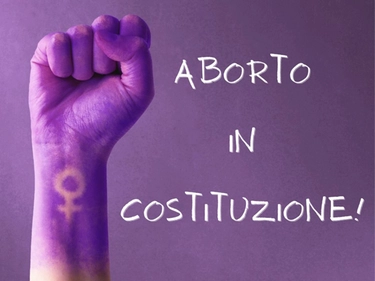 Aborto, “L’Italia faccia come la Francia, lo metta in Costituzione”. La petizione supera 23mila firme