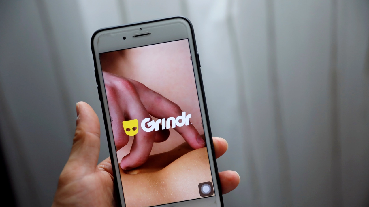 Grindr è la più nota e usata app di incontri per le persone della comunità Lgbtq (Reuters)