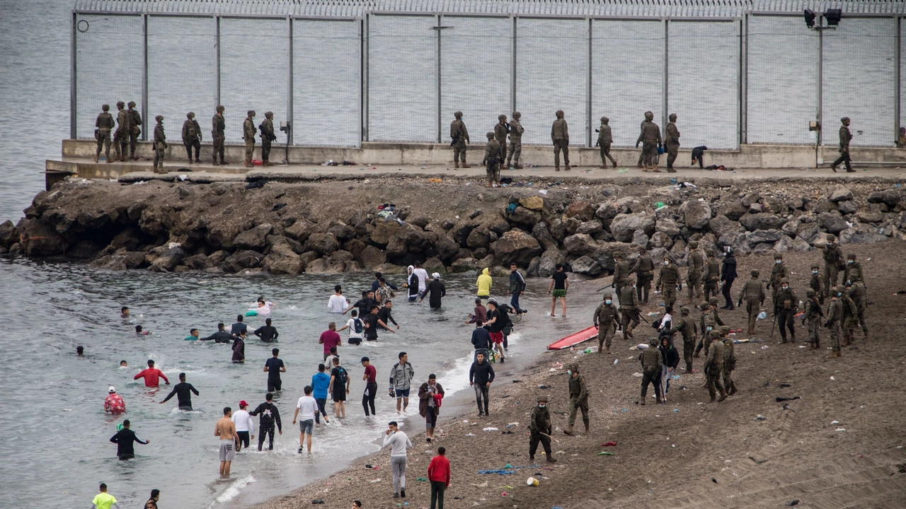 Migranti a Ceuta, enclave spagnola in Marocco