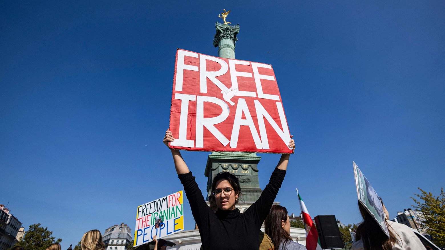 TOPSHOT-FRANCE-IRAN-WOMEN-RIGHTS