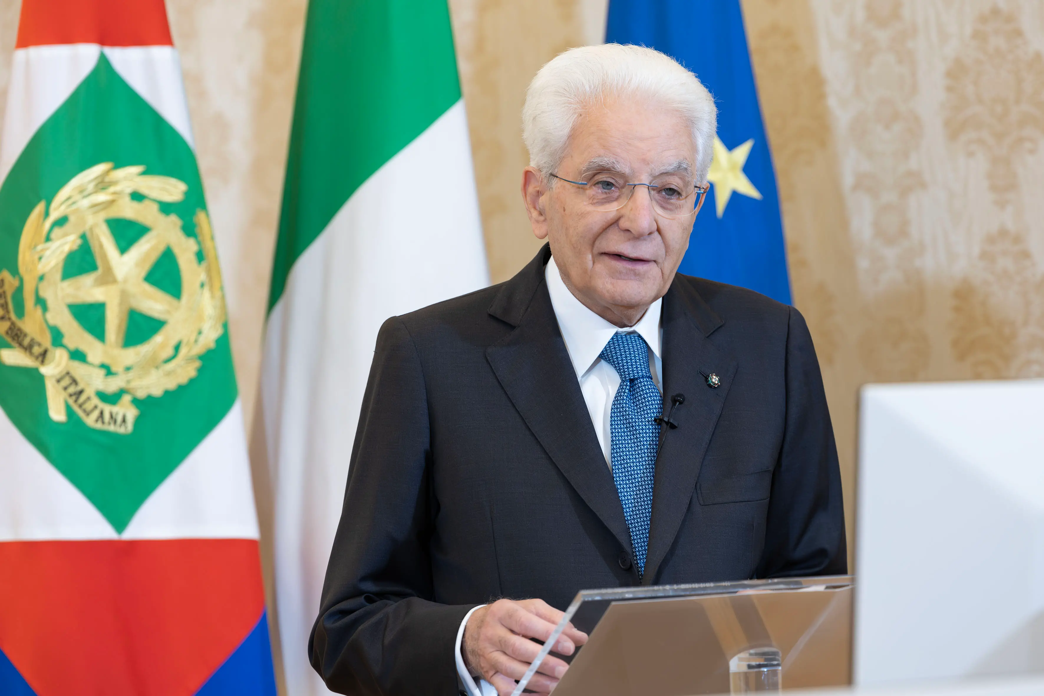 “Con determinazione contro razzismo, odio e guerra”: Mattarella chiede di fermare le spinte nostalgiche