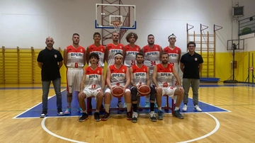 L’influencer Mady Gio al fianco della squadra di basket per sordi di Varese