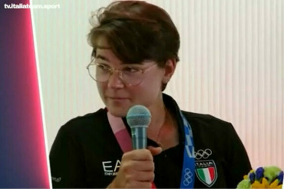 "Lei è Sanne, la mia ragazza": in collegamento video con Casa Italia, Lucilla Boari si commuove quando compare la fidanzata. Oggi l'azzurra ha conquistato la medaglia di bronzo nella prova individuale del tiro con l'Arco alle Olimpiadi di Tokyo 2020.
ANSA/FERMO IMMAGINE TV.ITALIATEAM.COM
+++ ATTENZIONE LA FOTO NON PUO ESSERE PUBBLICATA O RIPRODOTTA SENZA LAUTORIZZAZIONE DELLA FONTE DI ORIGINE CUI SI RINVIA +++ ++ HO - NO SALES, EDITORIAL USE ONLY ++