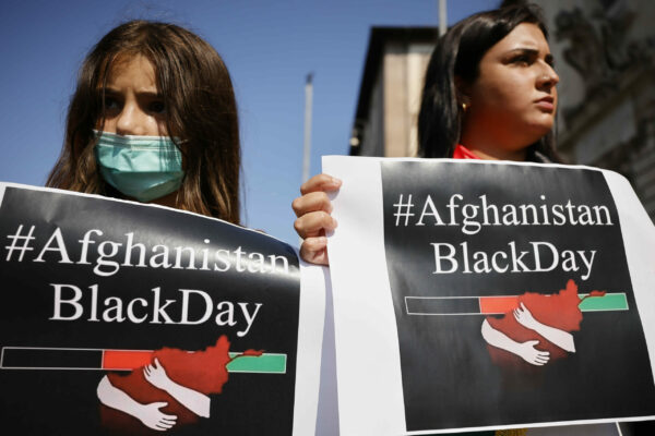Afghanistan, protesta delle donne