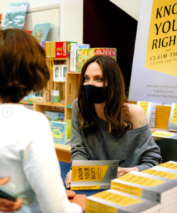 Angelina Jolie e Amnesty International hanno scritto un libro per far conoscere ai bambini e ai giovani di tutto il mondo i loro diritti e armarli contro le ingiustizie