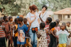 Non sono spose sono bambine” - Claudia Gerini con ActionAid