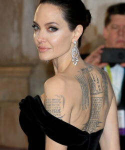 Angelina Jolie, nome completo Angelina Jolie Voight, è nata a Los Angeles 46 anni fa