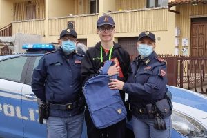 I poliziotti del Commissariato di Assisi con Lorenzo, il sedicenne residente a Bastia Umbra