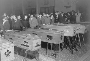 Alcuni giorni dopo la sparatoria si tenne un funerale di massa per alcune vittime della Bloody Sunday