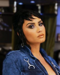 Demi Lovato ha lanciato il suo vibratore: “Tutte ci meritiamo l’orgasmo“