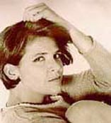 Pamela Villoresi è nata a Prato il 1° gennaio 1957