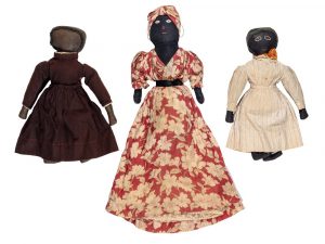 Harriet Jacobs, sfuggita alla schiavitù scrisse ’Incidenti nella vita di una schiava’ (1861) e creò queste tre bambole per i figli dello scrittore Nathaniel Parker Willis intorno al 1850-60
