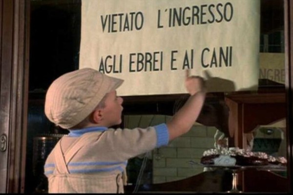 Giorgio Cantarini è il piccolo Giosuè nel film 'La vita è bella' di di Roberto Benigni (1997)