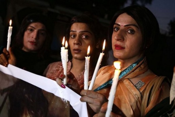 Una donna transgender è stata uccisa a colpi di arma da fuoco e un’altra è rimasta gravemente ferita a Mardan, una città a circa 140 chilometri a nordovest di Islamabad