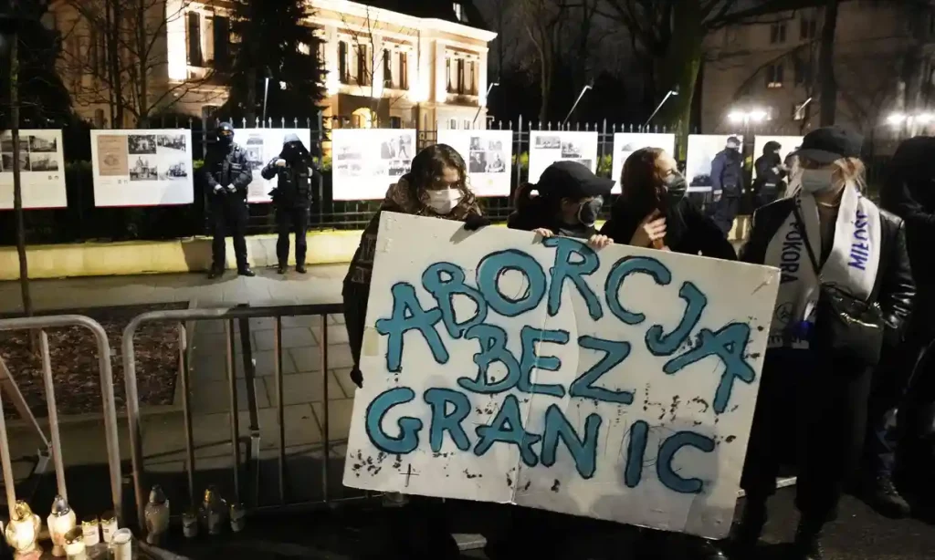donne proteste polonia aborto